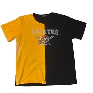 🏴‍☠️Marvel Women’s Black and Yellow Pittsburgh Pirates Bling Tee Size M